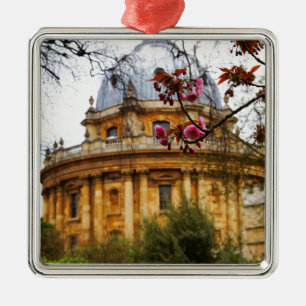 Adorno Metálico University of Oxford