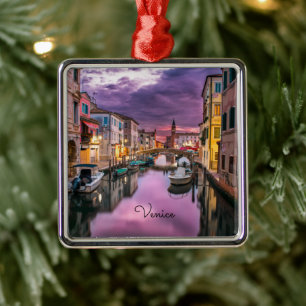 Adorno Metálico Venecia, fotografía escénica colorida,