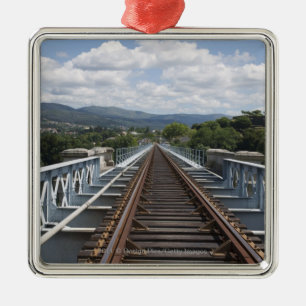 Adorno Metálico Vías encima del puente de Eiffel