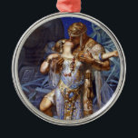 Adorno Metálico Vintage Romantic Couple Anthony y Cleopatra Kiss<br><div class="desc">Clásico Anthony Vintage y Cleopatra Kissing y in Love Los amantes clásicos Anthony y Cleopatra son quizás la pareja más famosa del mundo enamorada. Esta hermosa imagen de los amantes de Anthony y Cleopatra fue creada en 1902 por el famoso ilustrador J.C. Leyendecker. Los dos amantes están entrelazados, ella está...</div>