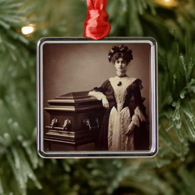 Adorno Metálico Vintage victoriana con ataúd (Árbol)