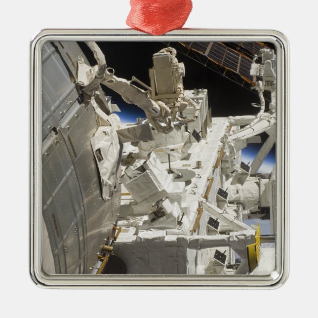 Adorno Metálico Vista de cierre de componentes (Frente)