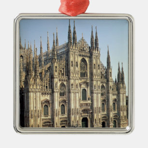 Adorno Metálico Vista de la fachada, iniciada en 1386