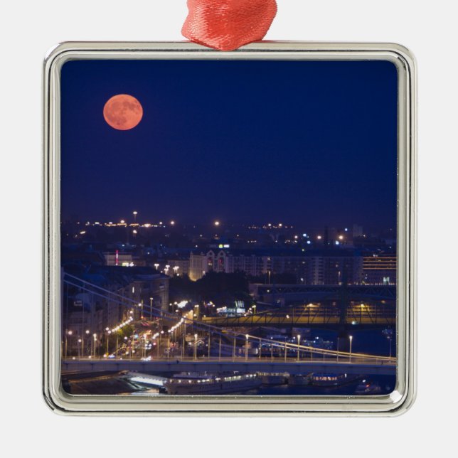 Adorno Metálico Vista desde el Bastión de los Pescadores junto a M (Frente)