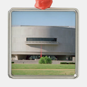 Adorno Metálico Vista exterior del Hirshhorn Museum, 1974)