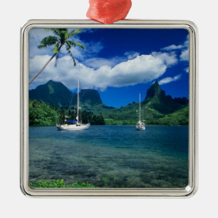 Adorno Metálico Yates privados anclados en la bahía de Opunohu