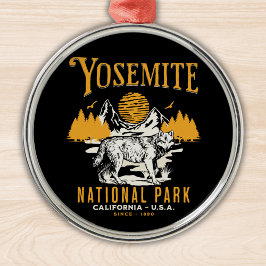 Adorno Metálico Yosemite Woodland Scenery with Retro Wolf