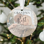 Adorno Moderna 'GRANDMA' 2 nombres de fotos y Navidades d<br><div class="desc">Hágale saber a la abuela lo que significa para ti con este adorno de Navidad de fotos de dos hermosos diseños. Con 2 de tus fotos favoritas, un overlay blanco, el texto 'Abuela eres la mejor', nombre/s y una dulce cita. Todo el texto se personaliza fácilmente utilizando la plantilla proporcionada....</div>