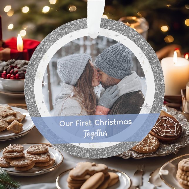 Adorno Moderna Nuestra Primera Navidad Juntos 2 Fotos (Our First Christmas Together as a Couple. Elegant Silver Glitter Christmas Ornament. 2 Photos. Snow)