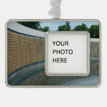 Muro de la Libertad del Monumento a la Segunda Gue