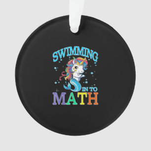 Adorno Nadando En Una Camiseta De Math Unicornio