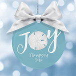 Adorno Navidades azules vacaciones joy Photo Beach Sand D<br><div class="desc">Este diseño cuenta con Navidades vacaciones playa simple elegante,  mar costero náutico vida oceánica,  arena dólar alegría minimalista verde azulado,  estilo de moda guión de caligrafía,  isla tropical azul turquesa verde azulada,  Navidades suministros de envoltura vacacional,  conchas marinas costa viva costera,  Navidades vacaciones casa de playa almohadones decoración casera</div>