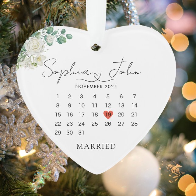 Adorno Navidades casados Boda con guión corto (Married Christmas Wedding Date Heart Script Ornament)