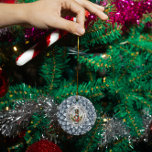 Adorno Navidades de diamantes blancos de plata<br><div class="desc">Navidades coloridos adorno ornamento de pepitas con una corona de vacaciones en un bastón de caramelo contra un fondo de impresión de textura metálica de plata. Imagen de un fondo blanco de mandala de diamante. Texto personalizado en negro.</div>