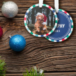 Adorno Navidades de perros de rayas de estribo azul rojo<br><div class="desc">Ornamento mascota para Navidades con la foto de su perro dentro de un marco de rayas de estrella en blanco,  azul y diferentes tonos de verde. Agregue el nombre y el año a la parte posterior debajo de una huella de pata.</div>