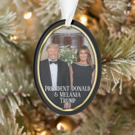 Adorno Navidades del presidente Donald Trump y Melania