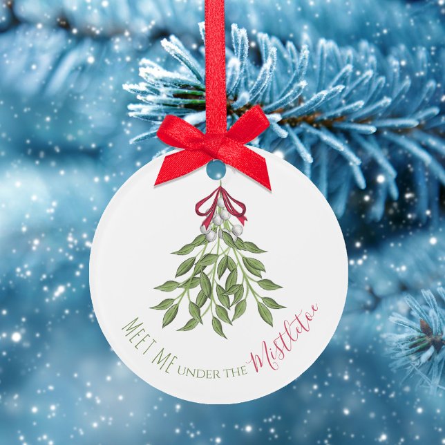 Adorno Navidades Holiday Merry Mistletoe Cute Whimsical (Merry Christmas mistletoe cute whimsical typography ornament.)