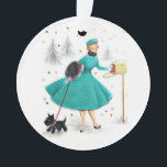 Adorno Navidades retro vintage mujeres con perro escocés<br><div class="desc">Navidades retro vintage con adorno de vacaciones de perro escocés. Puedes personalizar este botón de la parte trasera con texto como quieras y decorar un árbol de vacaciones con él o enviarlo a la familia y amigos para la temporada de vacaciones.</div>