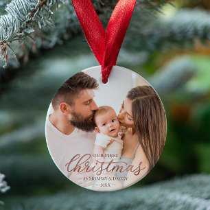 Adorno Nuestra primera Navidad como mamá y papá Subió Rel