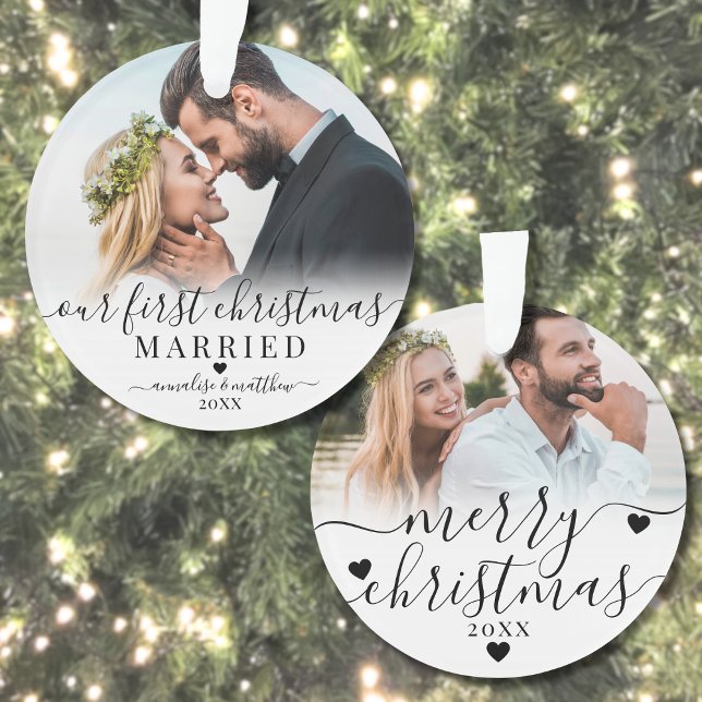 Adorno Nuestra primera pareja casada de Navidad 2 foto (Our First Christmas Married Couple 2 Photo Ornament)