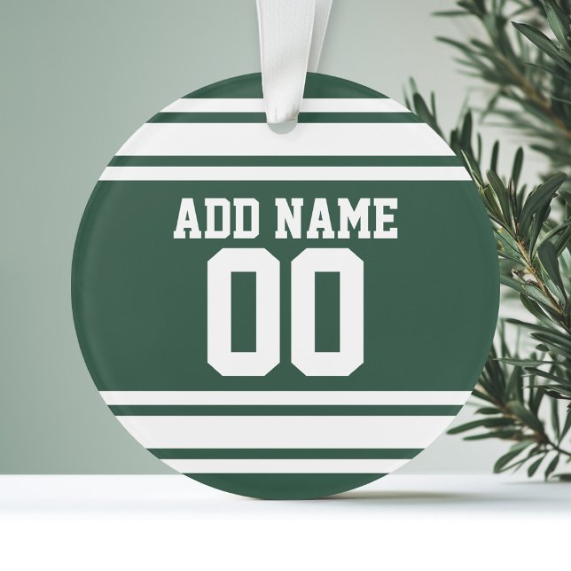 Adorno Número de nombre personalizado de la camiseta verd (Personalized Ornament - Sports Theme)