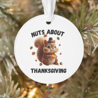 Adorno Nuts About Pie – Cute Yarn Squirrel Thanksgiving 