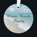 Adorno Océano adaptable de Miami Beach del navidad de la<br><div class="desc">Paisaje escénico bonito de un océano tropical con agua azul,  la arena blanca,  ondas y una imagen de relajación pintoresca del balneario.</div>