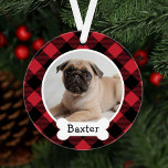Adorno Personalizado de Buffalo Rojo Mascota Perro Cachor<br><div class="desc">Personalice este diseño de adorno adornado con manchas rojas y búfalas negras rico en festividad con una foto de su perro cachorro con su nombre en la placa de monograma del perro. Un gran regalo para los amantes del perro, para celebrar la primera Navidad de un cachorro o para apreciar...</div>