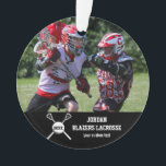 Adorno Personalizado Lacrosse Collage de fotos Nombre del<br><div class="desc">Muestra el orgullo de tu equipo con este personalizado de lacrosse y diseño de fotos de bolas con tus fotos subidas y texto personalizado. Añade el nombre del jugador o el nombre del equipo, año o número de camiseta. Hace un gran regalo de fin de temporada o un regalo de...</div>