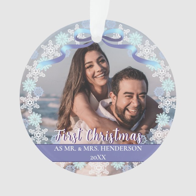 Adorno Personalizado Primer Navidad casado Snowflakes Rib (Anverso)