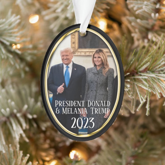 Adorno Presidente Donald Trump y Melania 2023 (Árbol)