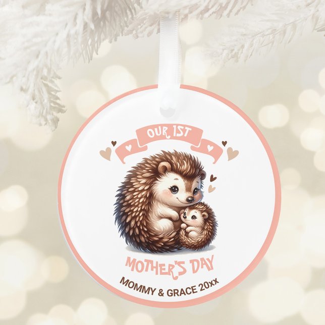 Adorno Primer Día de la Madre Cute Hedgehog Nombre person (First Mother's Day Cute Hedgehog Custom Name Text Ornament)