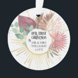 Adorno Primera Navidad como Mr. y Mrs. Boho Pampas Foto<br><div class="desc">Fotografía de Moda adornada para sus primeras navidades como Mr. y Mrs. El diseño presenta pampas boho, hojas, eucalipto en tonos modernos de rosa, rubor y verde con una mandala dorada de rayos solares. El texto está escrito en tipografía decorativa y dice "Nuestra primera Navidad como señor y señora [su...</div>