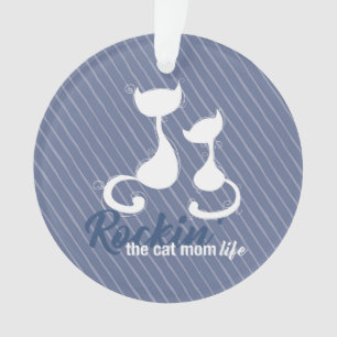 Adorno Rockin, la vida de la mamá del gato