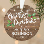 Adorno Rustic Nuestra Primera Navidad Mr & Mrs Photo<br><div class="desc">Nuestro primer ornamento de árbol de navidad como el señor. Y la señora,  con un fondo rústico de madera,  holly,  copos de nieve,  luces de cuerdas,  tu nombre y el año. Al revés hay una foto de los recién casados.</div>