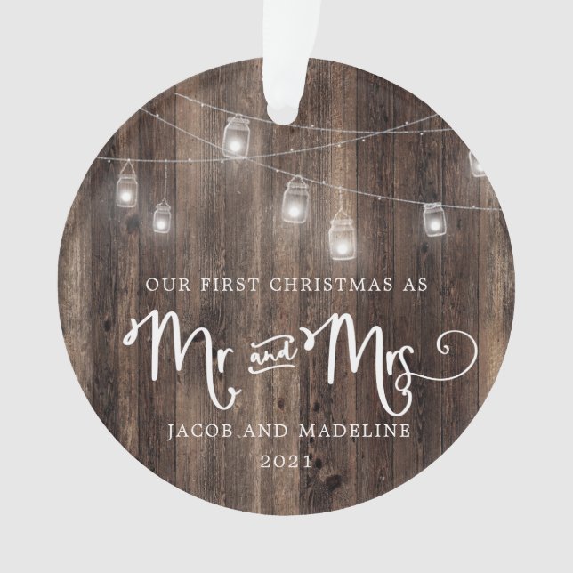 Adorno Rustic Our First Christmas Sr. y Sra. Navidades (Anverso)