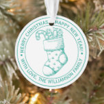 Adorno Vintage Christmas Stocking Holiday Wiers Green<br><div class="desc">Navidades de vacaciones desea concordar con su nombre familiar en una elegante tipografía verde y moderna y una reserva de Navidad pintada a mano en un fondo blanco. Simplemente agrega tu nombre y texto personal y envía algo de amor a tu familia y amigos con este adorno perfecto de árbol...</div>