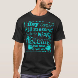 Adulto que usted ensució con la camisa incorrecta