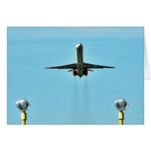 Aeroplano que saca en aeropuerto