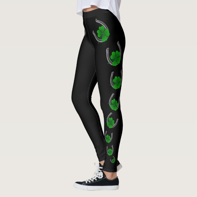 Afortunadas piernas adornan las leggings femeninas (Izquierda)
