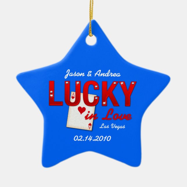 Afortunado en el ornamento personalizado amor (Frente)