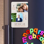 Afortunado por tener a tu papá en un imán del Día<br><div class="desc">Magnet del Día del Padre Moderno, personalizado con 2 de sus fotos favoritas, que tienen forma y enmarcadas con corchetes ondulados. El diseño dice "Somos tan afortunados de tenerte... FELIZ DÍA DEL PADRE al mejor papá del mundo" en tipografía de tipografía delgada y escritura manuscrita. El imán está diseñado para...</div>