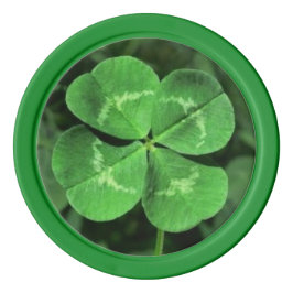 Afortunados Chips de Póquer en el Diseño de Cuatro