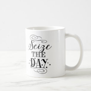 Agarre el día - taza de café de la tipografía