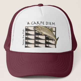 Agarre el gorra de los pescados
