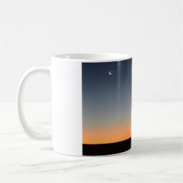 Agarre la taza de café del amanecer