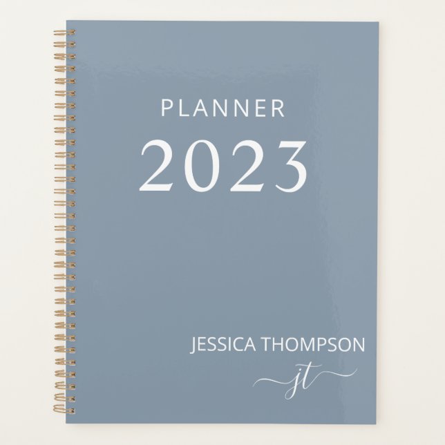 Agenda 2023 Modern Girly Dusty Blue Monograma Planner (Anverso)