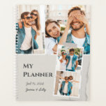 Agenda Afiche de bodas con fotos de corte<br><div class="desc">El planificador perfecto con marcos de fotos. Solo agrega tus fotos y personalizado la portada como quieras. Puede ser un regalo increíble para tu amigo también</div>