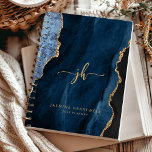 Agenda Agencia de oro azul de la marina monográfica perso<br><div class="desc">Este elegante planificador de 2025 cuenta con un diseño de ágata color azul marino adornado con un purpurina de imitación dorado. Personalízalo con sus iniciales de monograma en letras de estilo oro de moda,  junto con su nombre y el año en letra sans serif.</div>