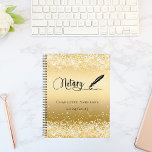 Agenda Agente de firma de préstamos notariales de oro 202<br><div class="desc">Un fondo de imitación dorada,  decorado con una pluma de plumas. Personalice y agregue un nombre y año(s). Texto negro: Notario</div>